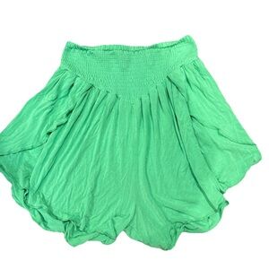 Women’s Earthbound Green Flowy Summer Shorts Size Medium